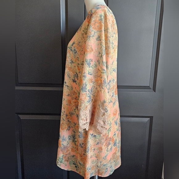 Astr the Label Floral Shift Dress Sz Medium - Picture 2 of 8
